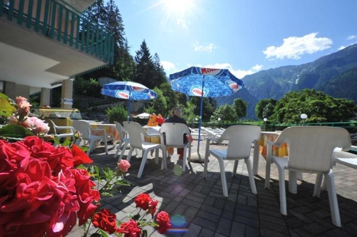 Hotel Torre Сондало Экстерьер фото