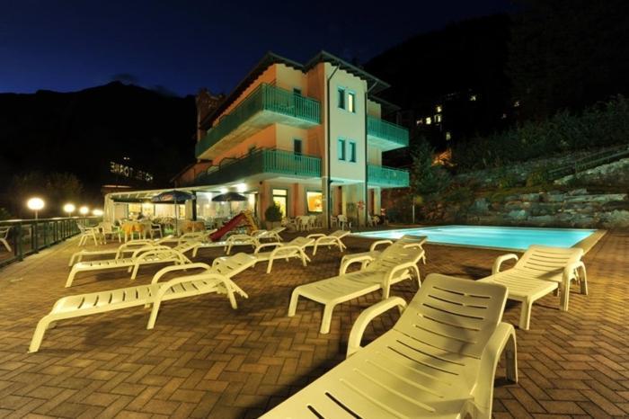 Hotel Torre Сондало Экстерьер фото