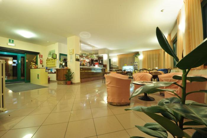 Hotel Torre Сондало Экстерьер фото