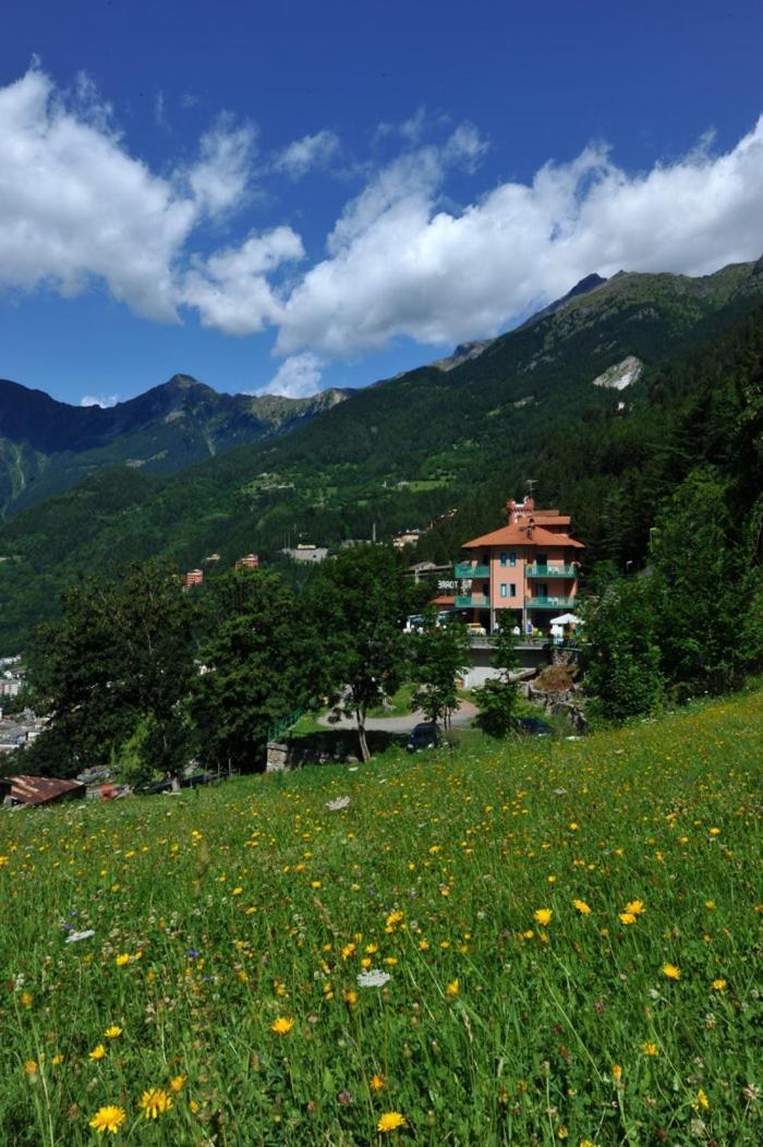 Hotel Torre Сондало Экстерьер фото