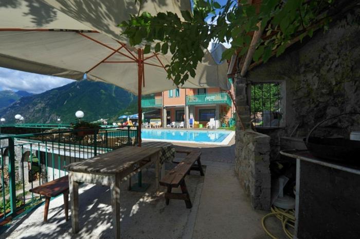 Hotel Torre Сондало Экстерьер фото